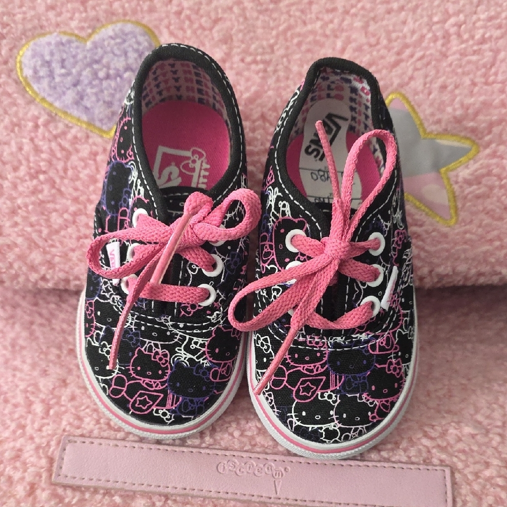 Vans‎ Kids Sneakers in Black with Pink Accents
